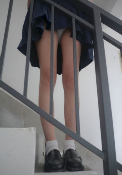 老婆运动时接听老公电话
